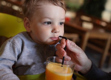 sicurezza bambino pappa seggiolone piattino protezione mamma 