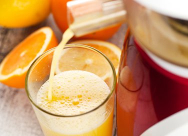 Frullatore o centrifuga: quale scegliere per un bicchiere di benessere?