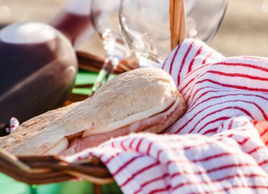 I finger food creativi per il pranzo in spiaggia