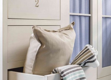 come pulire l'armadio dalla muffa