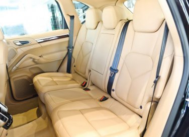 come pulire e lavare sedili interni auto