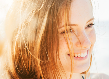 6 dritte per preparare i capelli allo stress del sole estivo