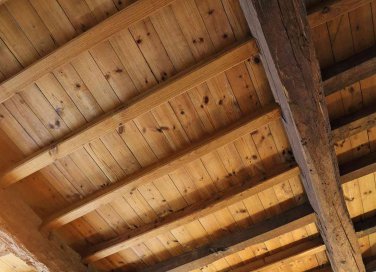come pulire il soffitto
