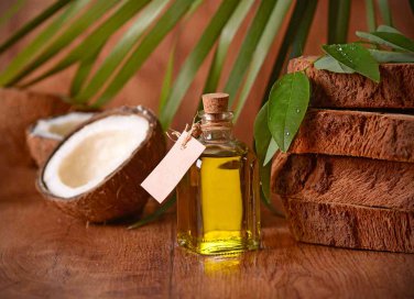 Olio di cocco per capelli proprietà e usi 