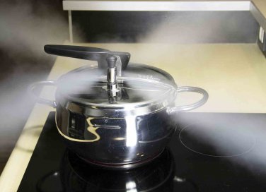 Pentola a pressione: come si usa, tempi di cottura e consigli utili