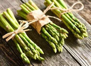 pulire asparagi, cucina, verdure primaverili