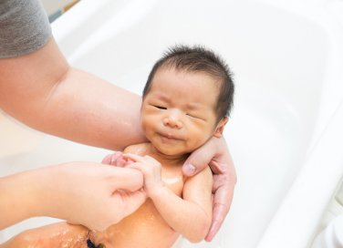 quando fare bagnetto neonato, come fare bagnetto neonato