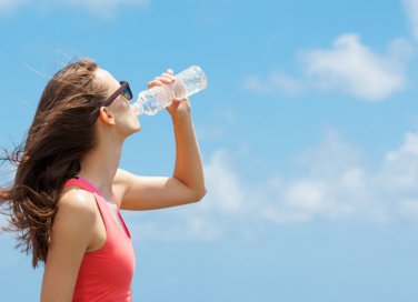 caldo record, litri acqua bere giorno