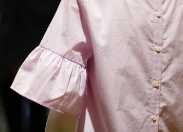 accorciare maniche camicia, tagliare maniche camicia