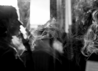 come eliminare puzza fumo sigaretta, togliere odore fumo, eliminare odore fumo