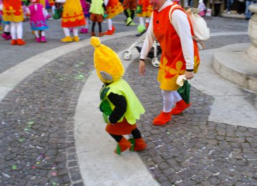 costume troll  fai da te, costume halloween fai da te, cappello troll fai da te