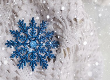 fiocchi di neve colla a caldo, lavoretti di natale colla a caldo