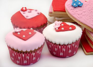 cupcake romantici pasta di zucchero, cupcake san valentino pasta di zucchero