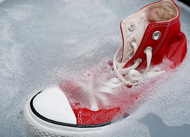 come lavare scarpe tela, come pulire scarpe tela