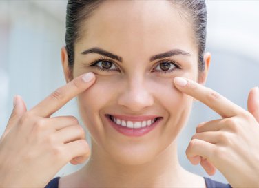borse sotto occhi, rimedi naturali, viso donna
