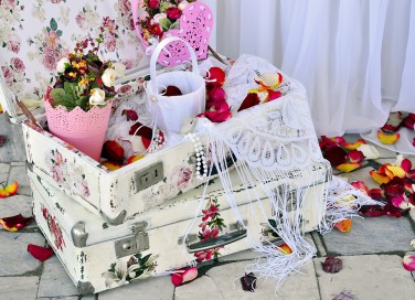 valigia decoupage, decorare vecchia valigia