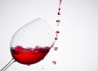 vino rosso, macchie, pulizia muro