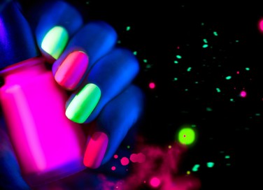 nail art, neon, decorazione unghie