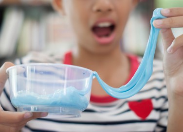 slime tessuti, slime vestiti, togliere slime, rimuovere slime