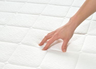 come pulire materasso da pipì, come lavare materasso da pipì, togliere macchie urine