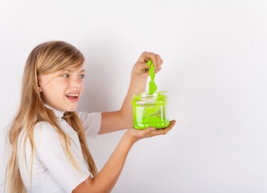 come fare slime fosforescente, come fare slime fluorescente