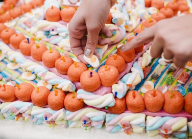 come fare torte marshmallow, marshmallow torte decorate