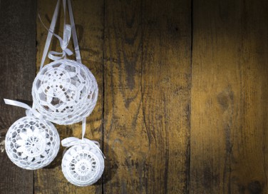 pallina di natale uncinetto inamidate, palline di natale uncinetto, tutorial palline di natale 