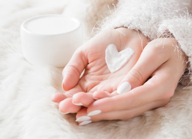 come ammorbidire mani ruvide, come ammorbidire mani secche, mani secche