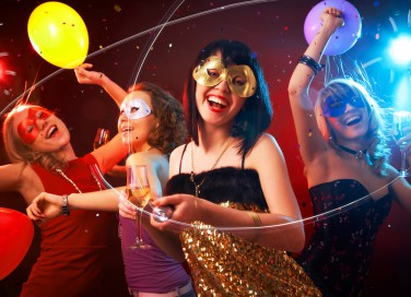 festa carnevale adulti, come organizzare festa di carnevale, festa in maschera idee