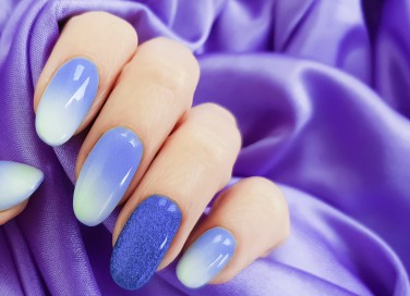 nail art gradiente, manicure, decorazione unghie