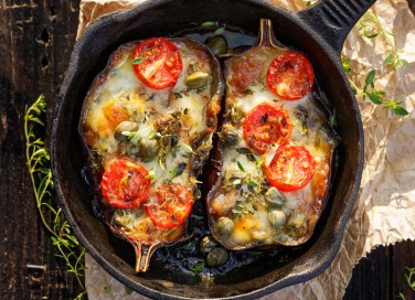 melanzane ripiene vegetariane, verdure, mozzarella