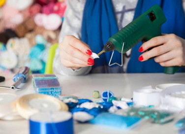 come togliere colla a caldo vestiti, come togliere colla a caldo tessuti, colla a caldo vestiti