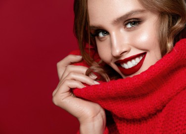 rossetto rosso scuro, a chi sta bene, come applicarlo