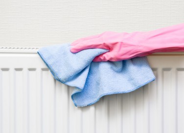 come togliere macchie termosifoni, come togliere macchie caloriferi, pulire termosifoni 