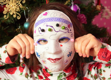 come decorare maschera bianca, maschera carnevale