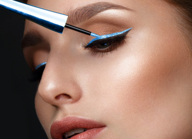 eyeliner colorati, come usarli, trucco occhi divertente