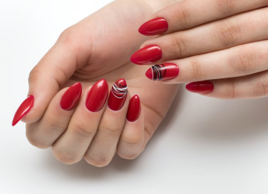 nail art rosso, nero, argento