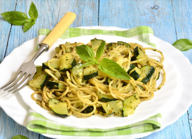spaghetti, provolone del Monaco, ricetta alla Nerano