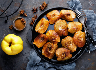 mele cotogne, forno, zucchero e cannella