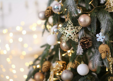 albero di Natale, bianco e oro, addobbi