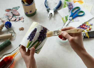 come decorare barattoli latta decoupage, decorare barattoli latta, decoupage latta
