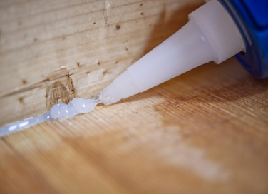 come togliere silicone da pavimento, come togliere silicone