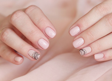 spider gel, nail art, decorazione unghie