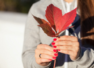 nail art, autunno 2021, decorazioni unghie