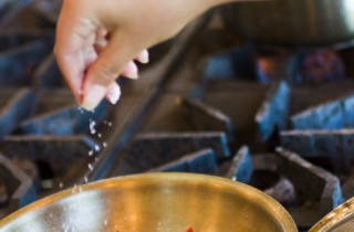 Elimina gli odori della cucina