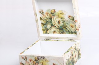 Preparare il fondo per il dècoupage