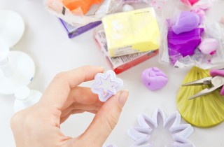 Collana di perline di pasta modellabile