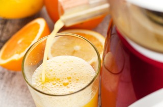 Frullatore o centrifuga: quale scegliere per un bicchiere di benessere?