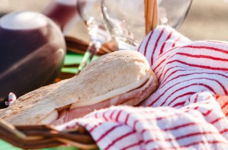 I finger food creativi per il pranzo in spiaggia