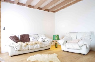 Come riparare il divano in pelle: soluzioni e trucchi